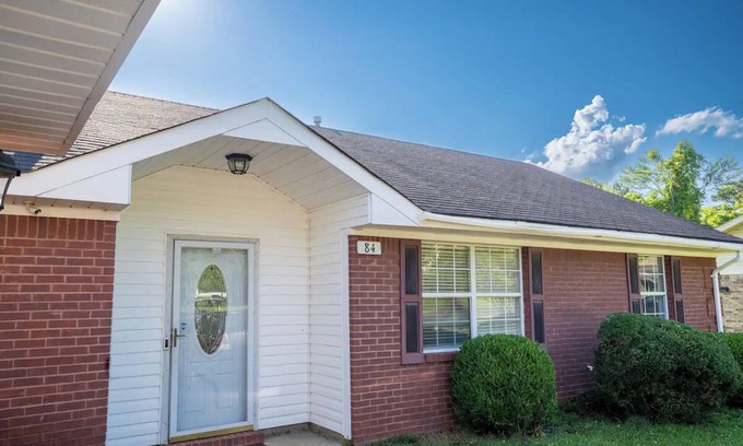 Columbus House | Cheerful 3-Bed Room Home in Columbus, MS