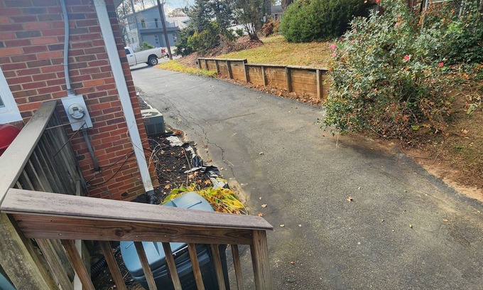Barracks Rugby House | Cheerful 3 bedroom home with indoor fireplace