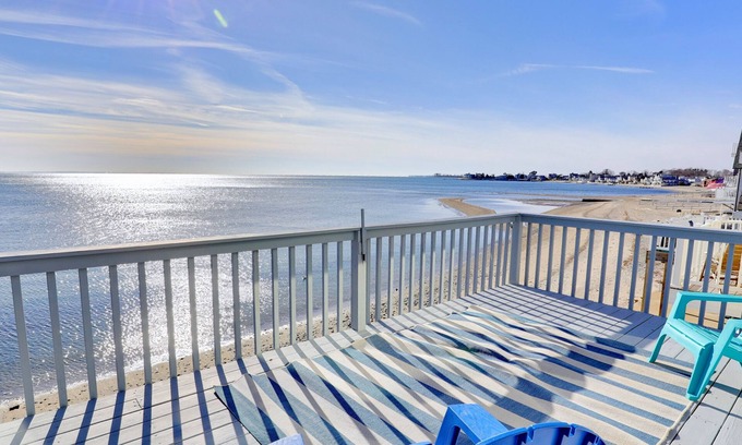 Milford House | Cheerful 3 Bedroom Beach Front Cottage with Fireplace
