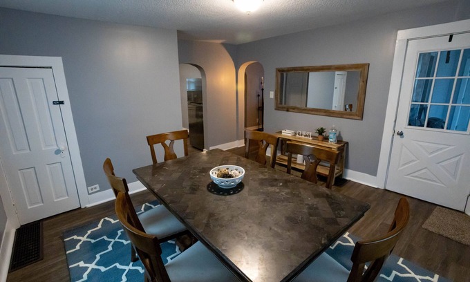Roanoke House | Cheerful 3-Bedroom Home on the Hill