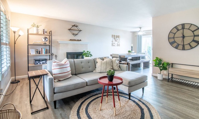 Fairway Park House | Cheerful 3-bedroom house with sunset views
