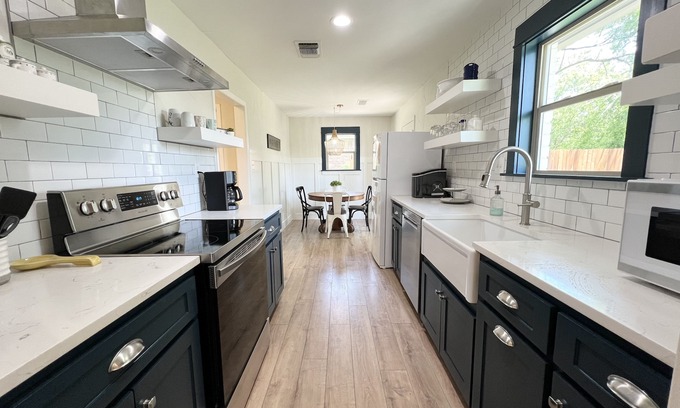Keller House | Cheerful 3 Bedroom Old Town Keller Home