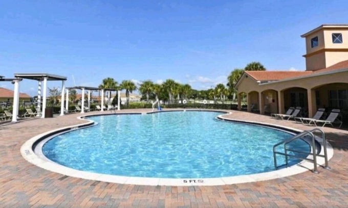 Buena Ventura Lakes House | Cheerful 3-bedroom townhome in Orlando Florida area🌞