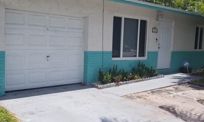 North Lauderdale House | Cheerful 3 BR 15 minutes from the beach.