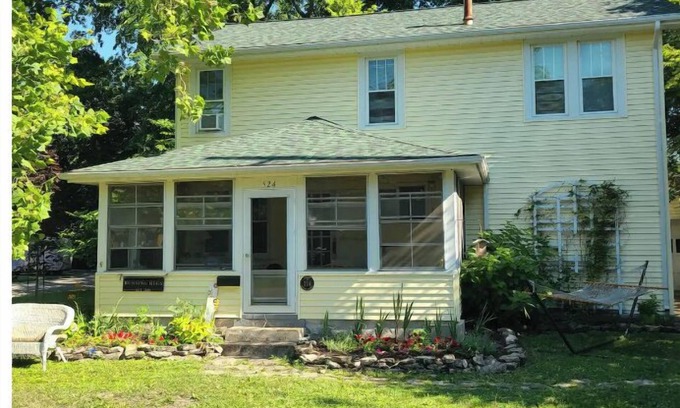 Lakeside Cottage | Cheerful 3 bedroom cottage in Lakeside Ohio