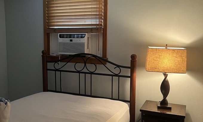 Woodbridge House | Cheerful 3 bedroom house located heart of new jersey.