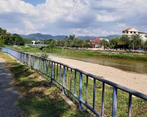 Baling House | Cheerful 3Bedroom Riverside Cottage Homestay -Mountain View