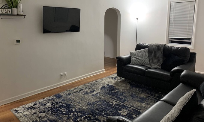 Gloucester City House | Cheerful 3BR Single House w Relaxing Pink Loft !