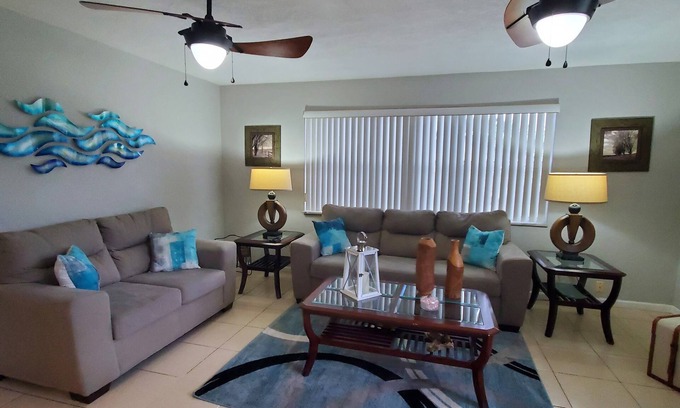 River Park House | Cheerful 4 bedroom residential home