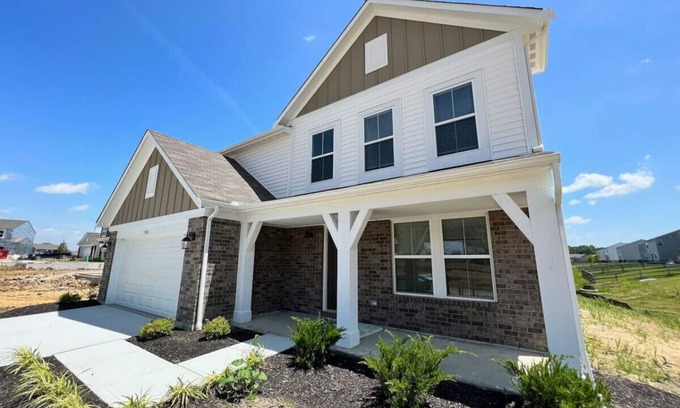 Otterbien Home House | Cheerful 4 Bedroom Home - Brand New Construction!