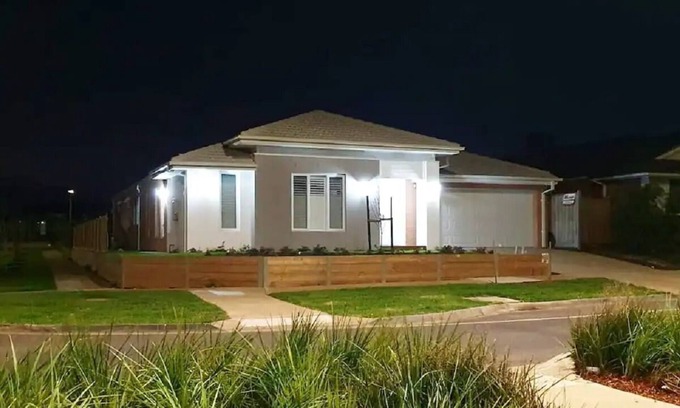 Truganina House | Cheerful 4 Bedroom Home In a Pleasing Location