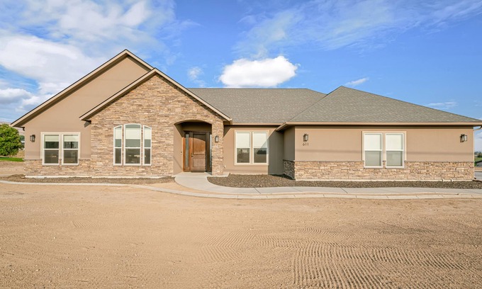 Terrace Heights House | Cheerful 4-bedroom home with breathtaking views.