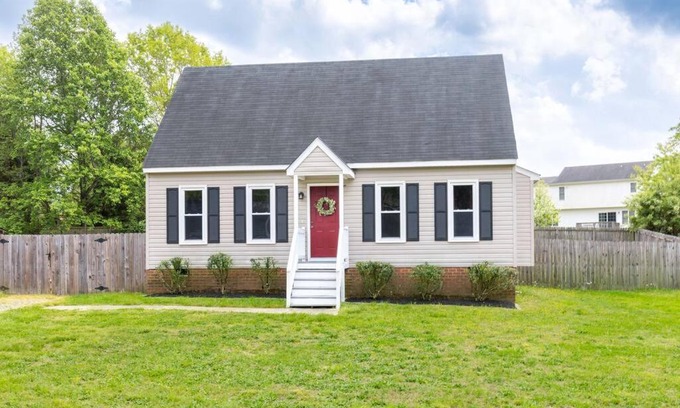 Chesterfield House | Cheerful 4-Bedroom Southside Home