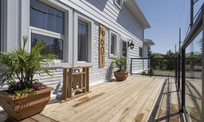 Thunder Bay House | Cheerful 5 Bedroom House