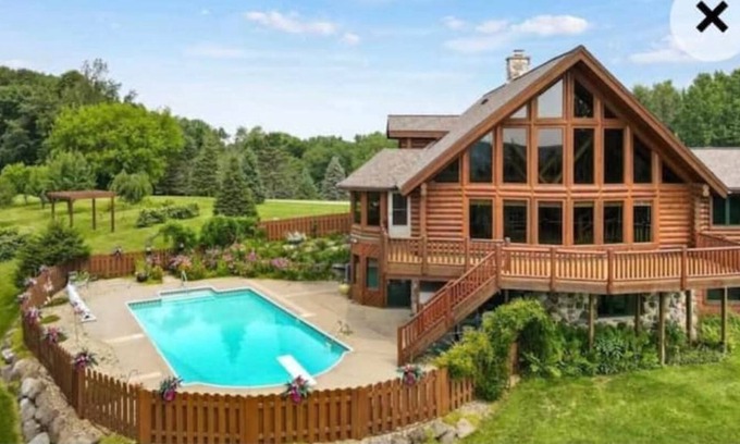 Lodi Cabin | Cheerful 6 bedroom cabin with pool- vila Alexandra