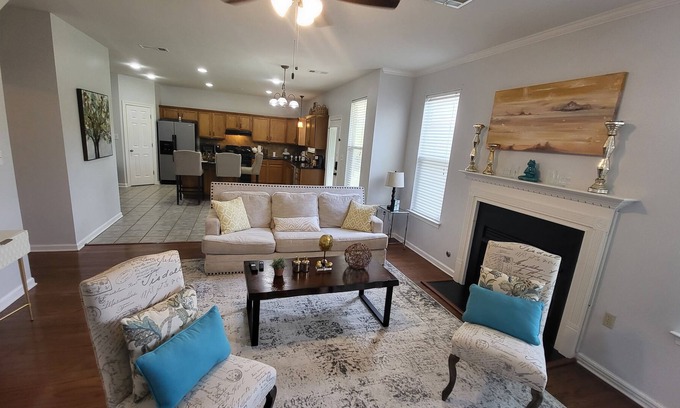 Sunshine House | Cheerful 6BR between LSU & NOLA
