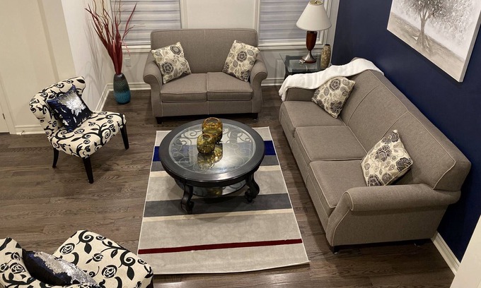 Halton Regional Municipality House | Cheerful and bright 4 Bedroom Center of Toronto and Niagrafalls