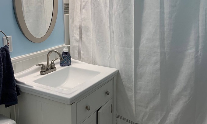 Gander House | Cheerful and Renovated 5 Bedroom Home