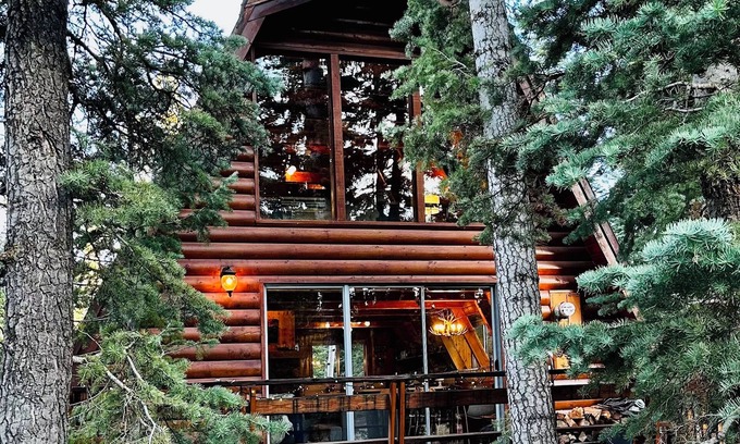 Meadow View Heights Cabin | Cheerful Couples Get-Away Cabin at 8,500 Feet