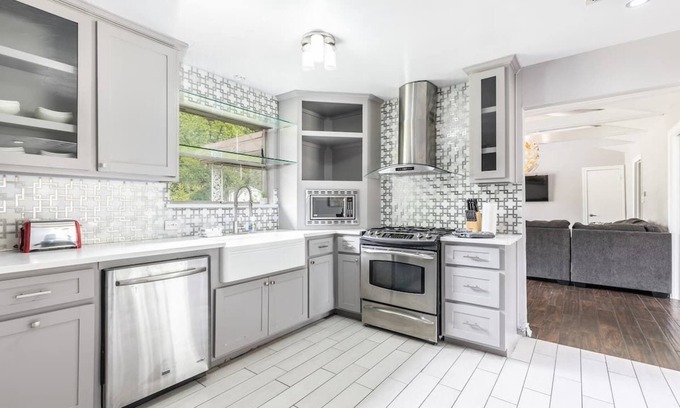 North Richland Hills House | Cheerful entire home located in the Heart of DFW!