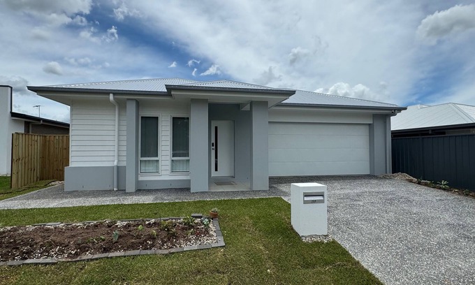 Park Ridge House | Cheerful Fantastic Newly built Home