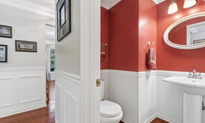 New Lenox House | Cheerful home. Heated pool, Hot tub.