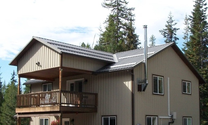 Colville House | Cheerful home in a beautiful, tranquil forest.