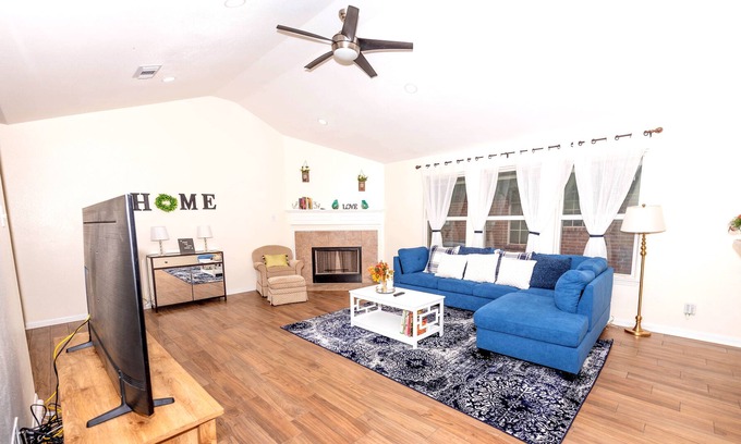 Houston House | ❤️ Cheerful House 4Bedroom❤️ Willowbrook Mall