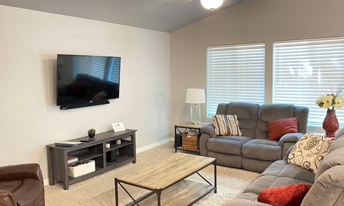 Meridian House | Cheerful NEW Executive Home with office-Meridian