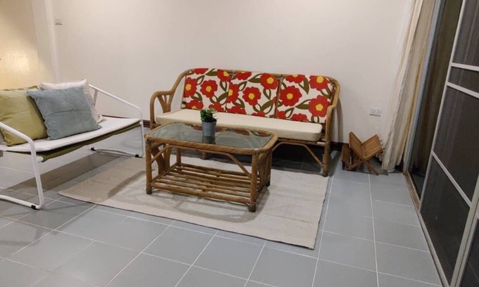 Ban Chang House | Cheerful Orange 2BR Townhouse 350m.to the beach near U-Tapao Airport