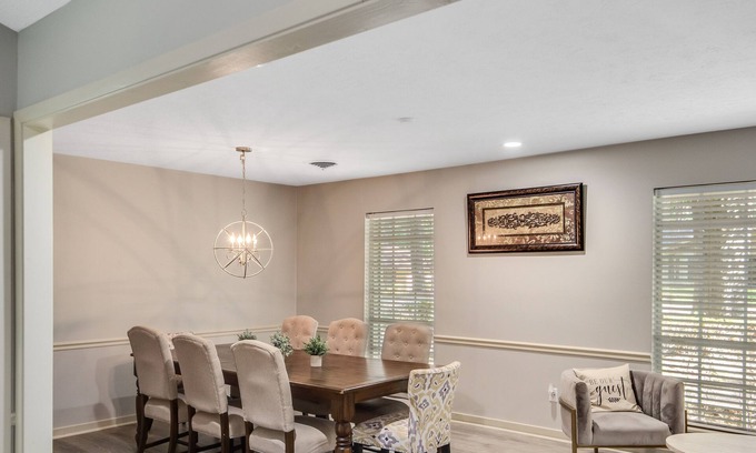 Tougaloo House | Cheerful, Relaxing Home Away From Home!