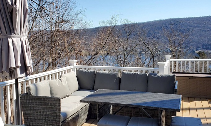 Greenwood Lake House | cheerful residential home with gorgeous mountain lake view