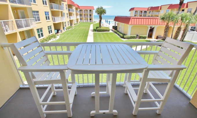 Point East Condo | ✨Cheery Ocean View Condo with Great Amenities-Point East 213✨
