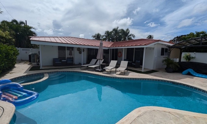 Garden Isles House | Chef's Kitchen Villa in Pompano Beach. Heated Pool and 3D tour available