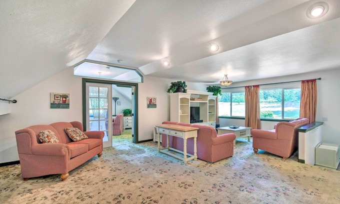 Curtis Apartment | Chehalis Retreat w/Scenic Views!