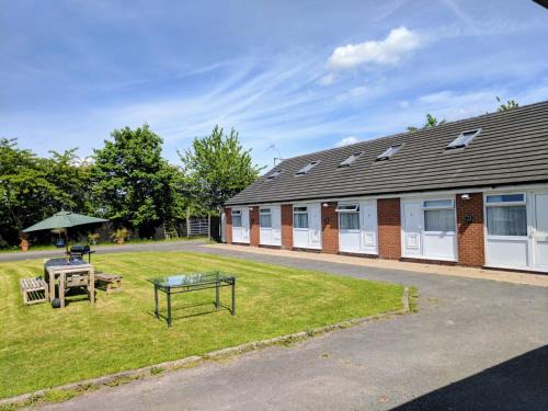 Marthall House | Chelford Guesthouse