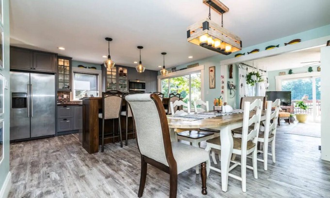 Lyndon Township House | Chelsea Lake House, Game Room, & Pontoon-rental