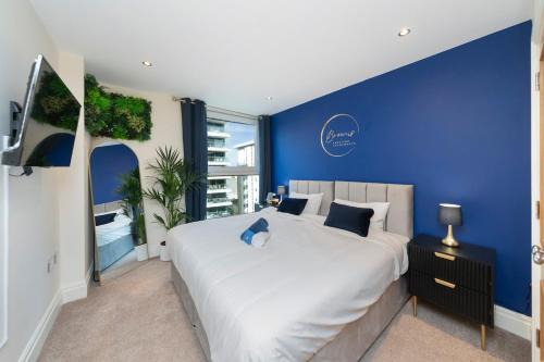 Sands End Apartment | Chelsea Thames View Suite