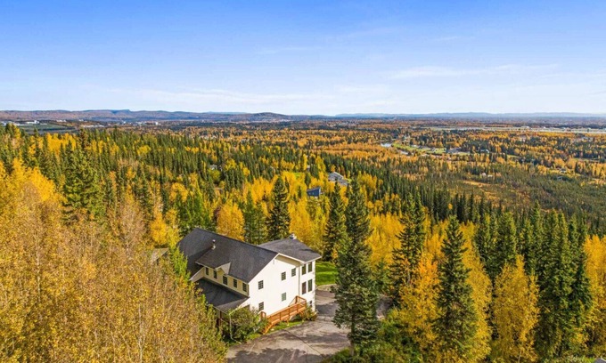 Fairbanks House | Chena Ridge Grand Estate 7b4b w/Breathtaking Views