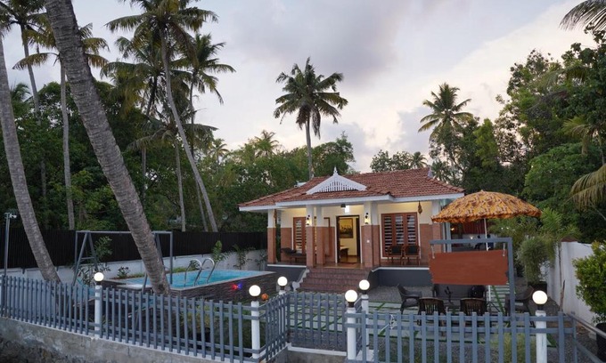North Paravur Villa | CHERAI RIVER VIEW POOL VILLA