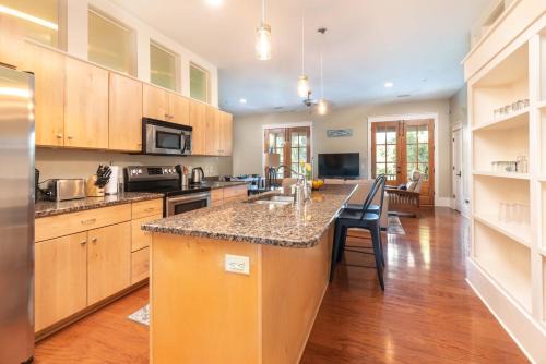 Habersham Apartment | Cherokee Farms Flat - New Listing in Habersham