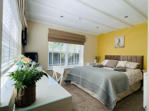 Shrivenham House | Cherry Bungalow Guesthouse
