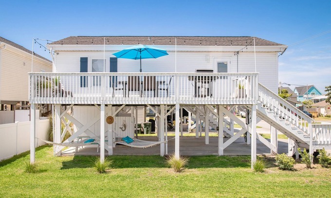Cherry Grove Beach House | Cherry Grove Beach | Steps To The Ocean | Pet Friendly