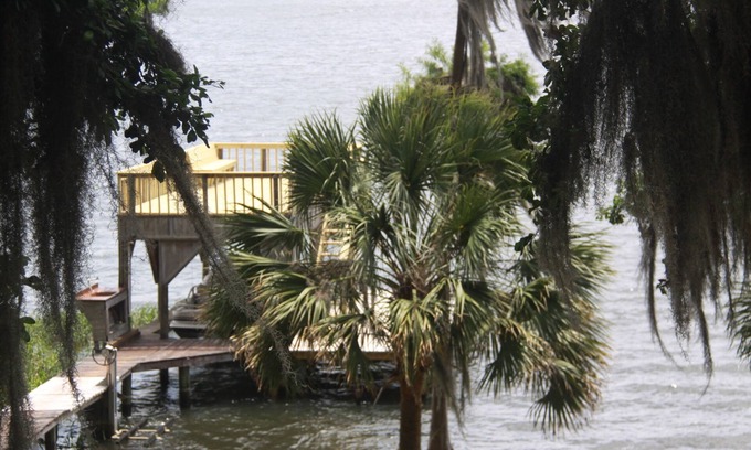 Madison House | Cherry Lake Home Perfect for Family Gatherings. Close to Wild Adventures.