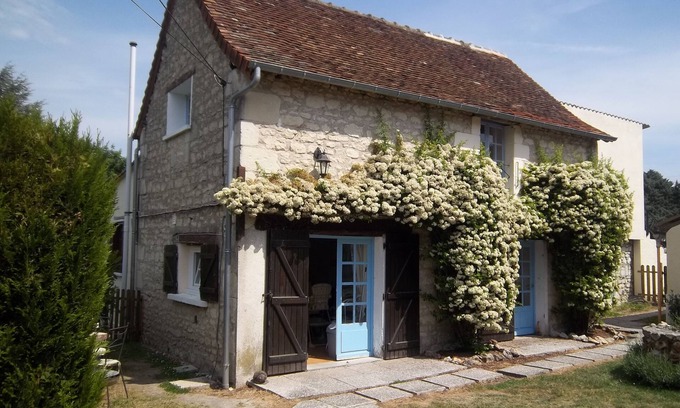 La Roche-Posay Apartment | Cherry Lodge - La Lavande 1 Bed Apartment With Private Courtyard And Pool