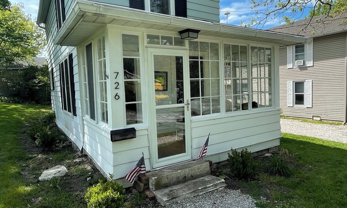 Lakeside House | Cherry On Top! 2-bedroom house in South Lakeside! Great porch and outdoor space!