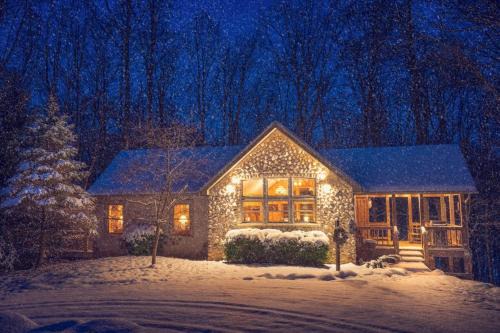 New Plymouth House | Cherry Ridge Retreat Luxury Cabins