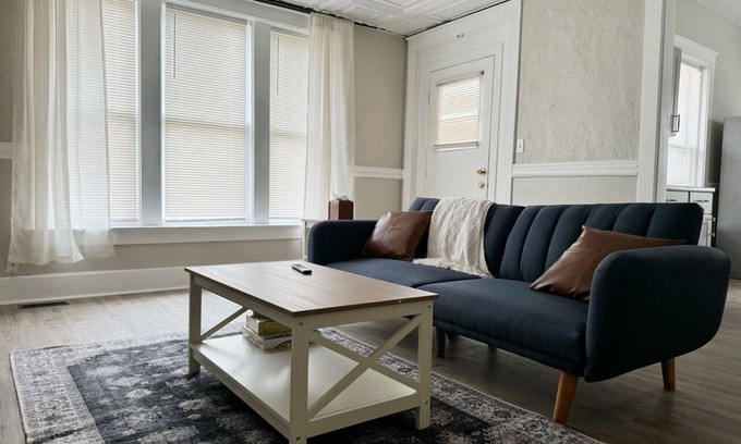 Evansville Apartment | Cherry Street Retreat A