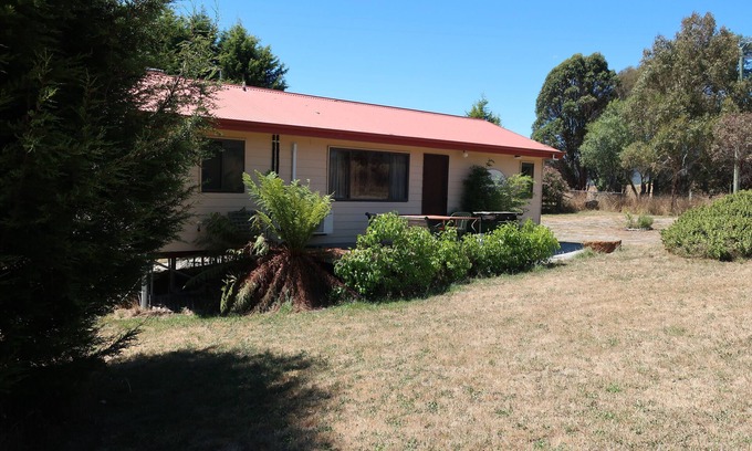 Lilydale Cottage | Cherry Top Accommodation - Cherry Top