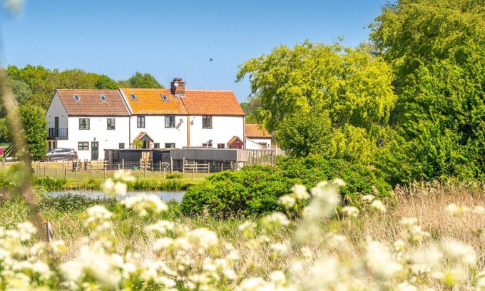 Runham House | Cherry Tree Cottage | 2 bedroom | Countryside
